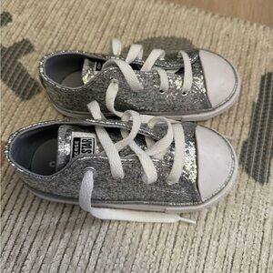 Toddler sparkle converse